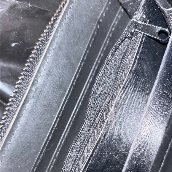 Black and White Zipper Wallet with Skeleton Design of Tarot Card “The Devil”- - Picture 4 of 5